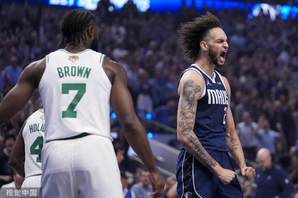 萨内展现了 萨内展现了