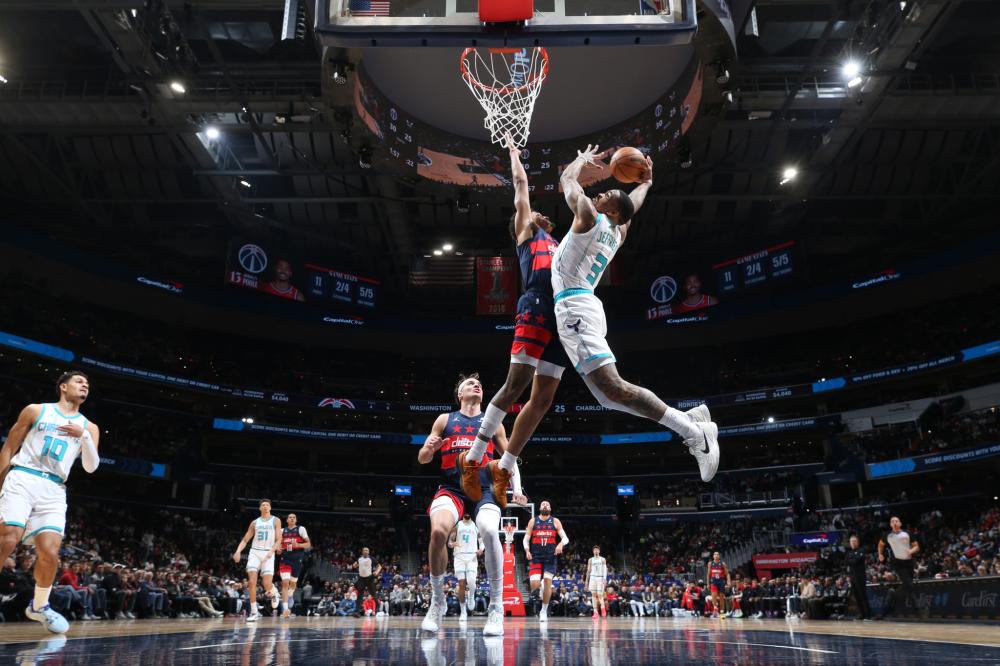 虽然伤病并 虽然伤病并