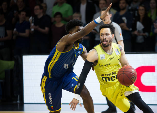 乐部的稳健 乐部的稳健